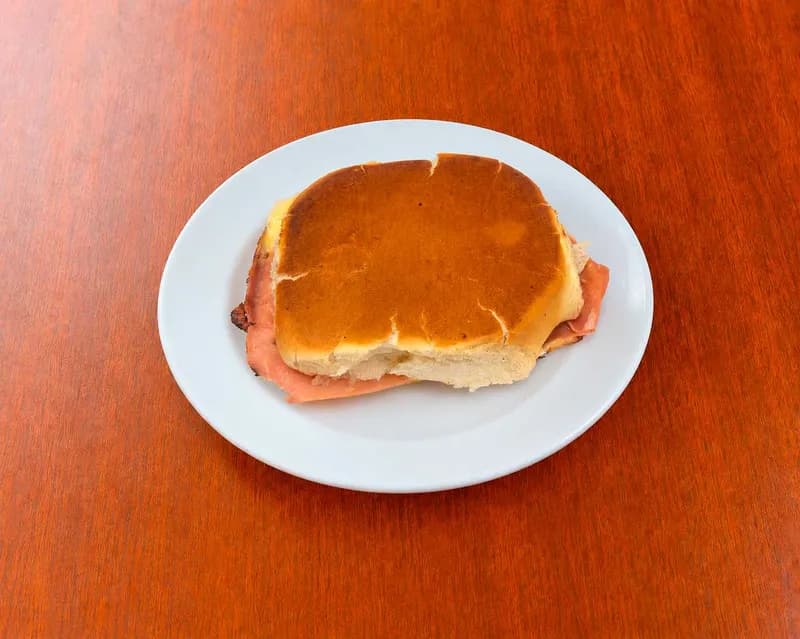 Caliente jamón y queso