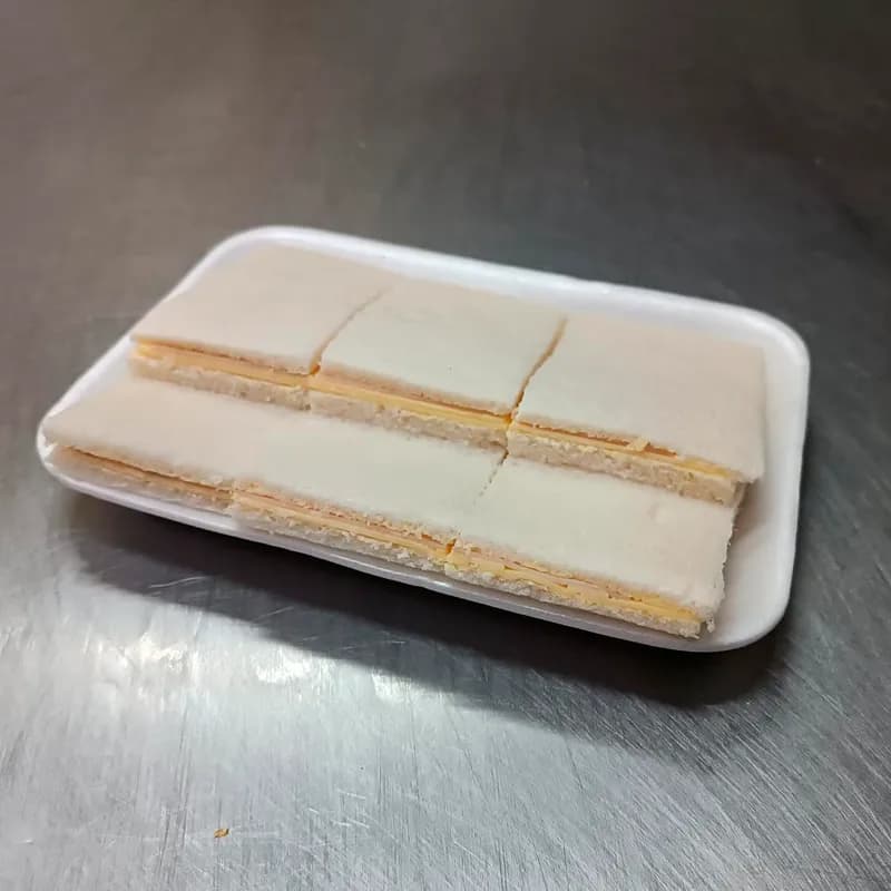Sándwich de jamón y queso