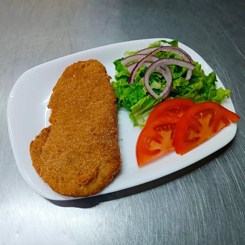 Milanesa con ensalada