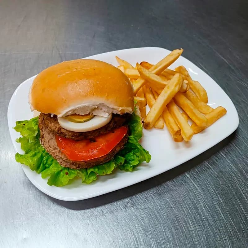 Burger doble + papas fritas